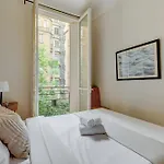 Lejlighed The Seine & Pont De L'alma - 2br With Balcony - Cityapartmentstay