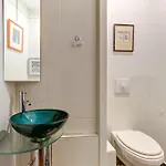 Lejlighed The Seine & Pont De L'alma - 2br With Balcony - Cityapartmentstay *