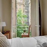 The Seine & Pont De L'alma - 2br With Balcony - Cityapartmentstay Paris